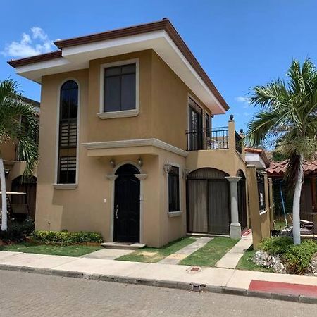 Poolside Home In Gated Community, Walk 2 The Beach Coco Esterno foto